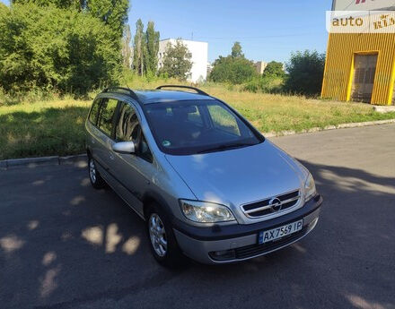 Opel Zafira 2003 года