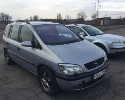 Opel Zafira 2000 року