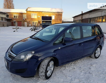 Opel Zafira 2013 року