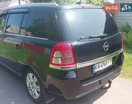 Opel Zafira 2009 года