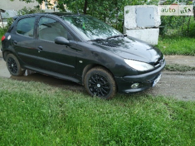 Пежо 206 2000 года Peugeot 206 2000 года