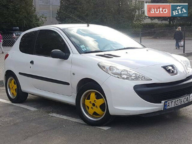 Peugeot 206 2011 року