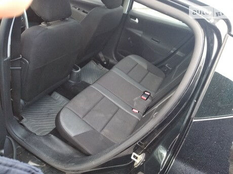 Пежо 207 2011 года Peugeot 207 2011 года
