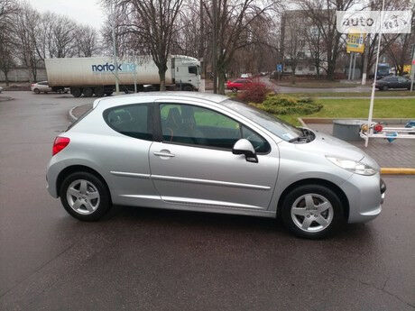 Peugeot 207 2008 року