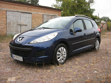 Peugeot 207 2010 года