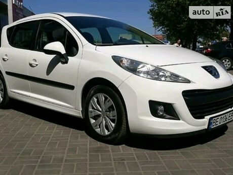 Peugeot 207 2010 года