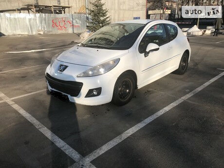 Peugeot 207 2012 года