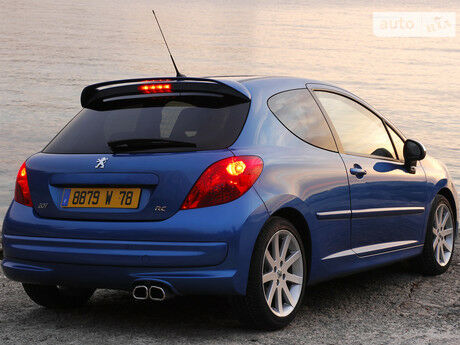 Peugeot 207 2008 года