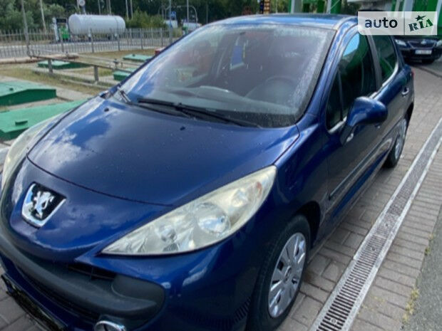 Пежо 207 2006 года Peugeot 207 2006 года