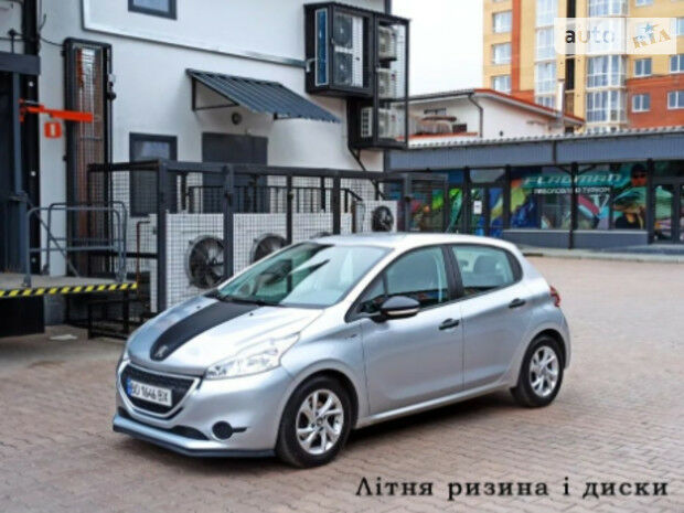 Peugeot 208 2012 року