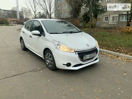 Peugeot 208 2013 года