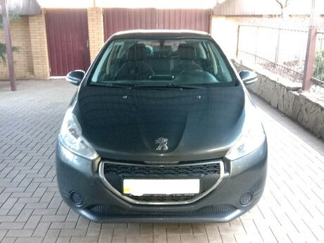 Peugeot 208 2013 года