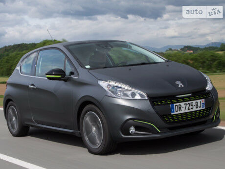 Peugeot 208 2013 года