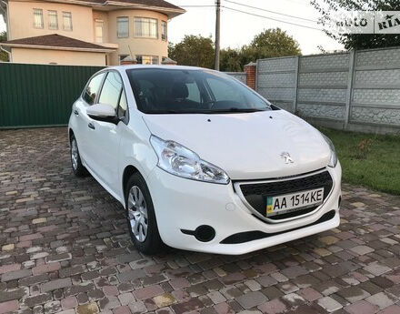 Peugeot 208 2014 року