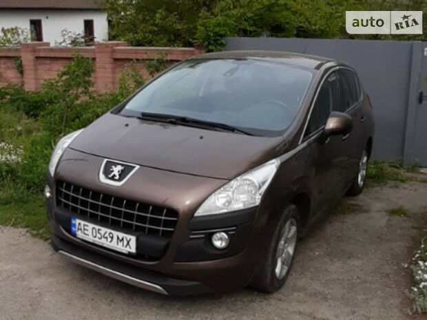 Peugeot 3008 2013 года