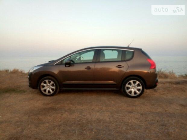 Peugeot 3008 2013 года