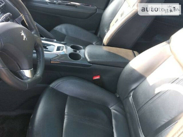 Peugeot 3008 2012 года