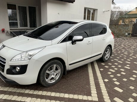 Peugeot 3008 2013 года