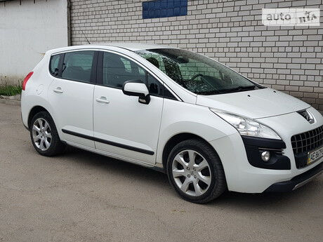 Peugeot 3008 2012 года