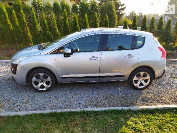 Peugeot 3008 2010 року