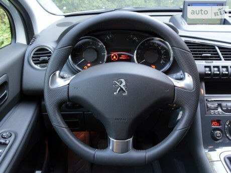 Peugeot 3008 2012 року