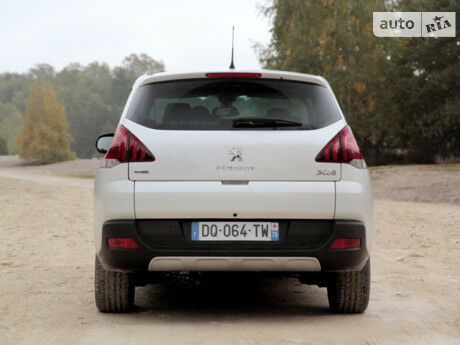 Peugeot 3008 2011 года