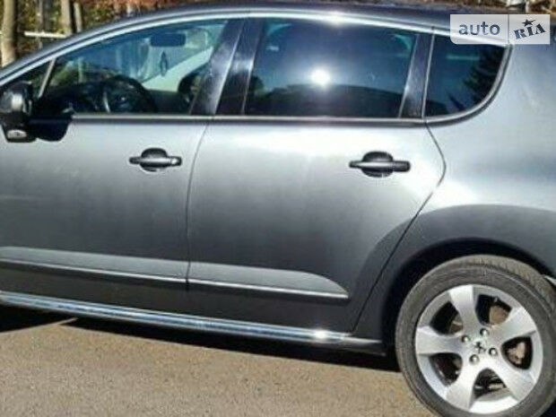 Пежо 3008 2010 года Peugeot 3008 2010 года