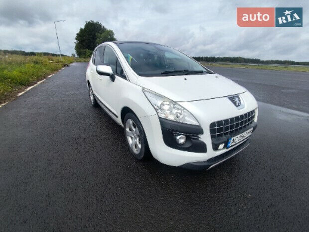Peugeot 3008 2011 року