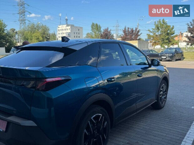 Peugeot 3008 2025 года