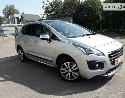 Peugeot 3008 2014 року