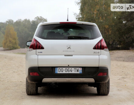 Peugeot 3008 2011 года