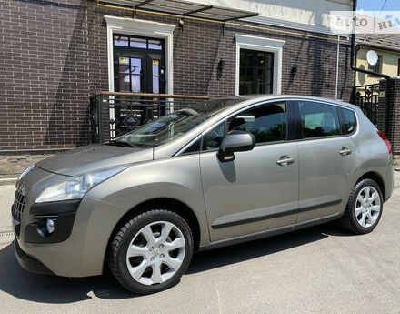 Peugeot 3008 2010 года