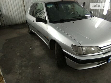 Peugeot 306 1994 года