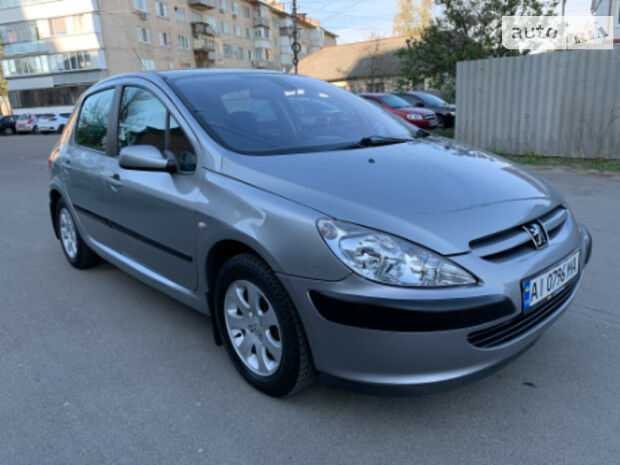 Peugeot 307 2004 року