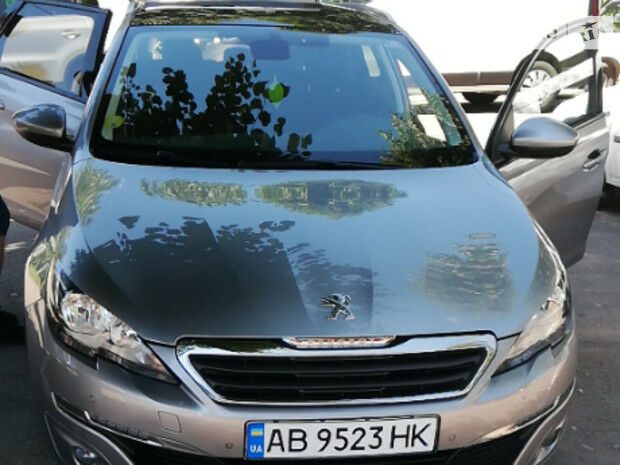 Пежо 308 SW 2016 года Peugeot 308 SW 2016 года