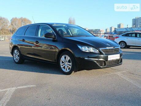 Peugeot 308 SW 2015 року