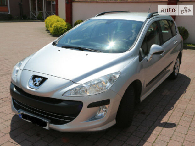 Peugeot 308 SW 2011 року