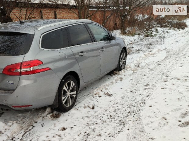 Peugeot 308 SW 2015 года