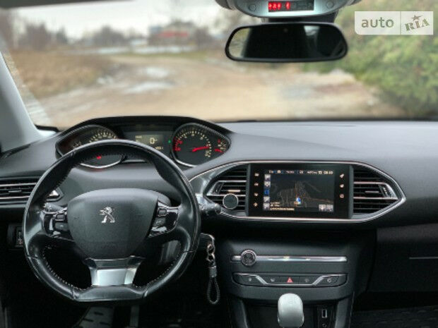 Peugeot 308 SW 2015 року