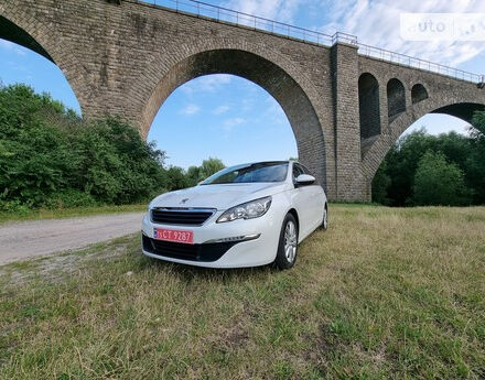 Peugeot 308 SW 2015 года