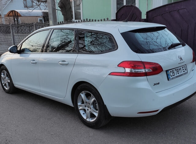 Peugeot 308 2015 року