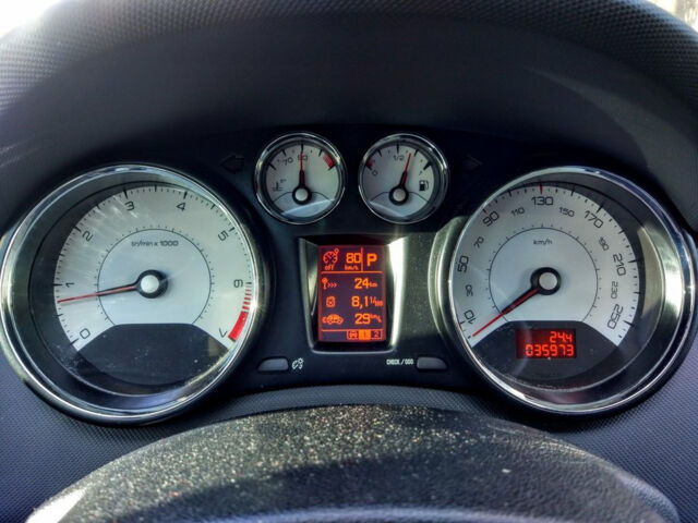 Peugeot 308 2012 года