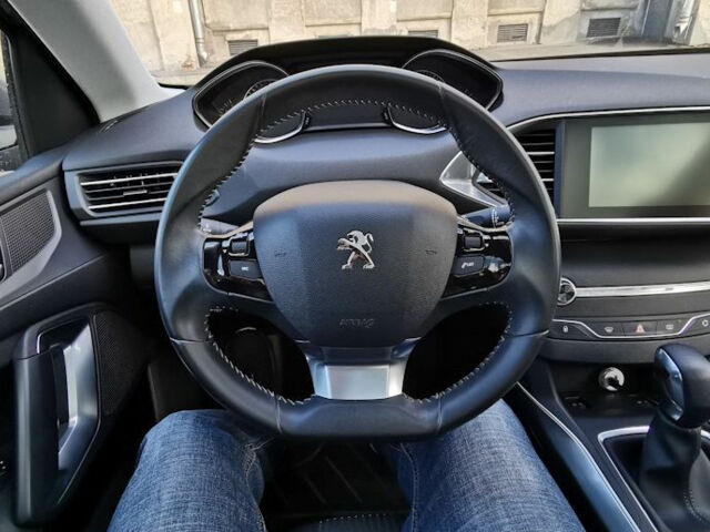 Peugeot 308 2016 року