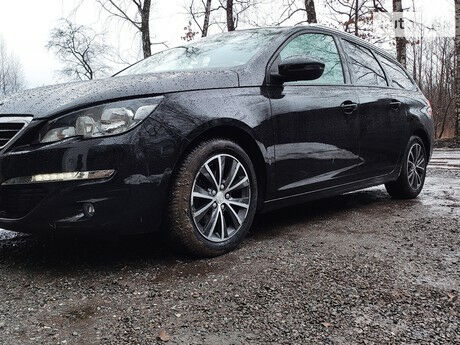 Пежо 308 2015 года Peugeot 308 2015 года