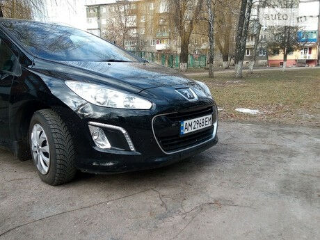 Peugeot 308 2011 года