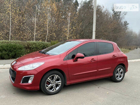 Peugeot 308 2012 року