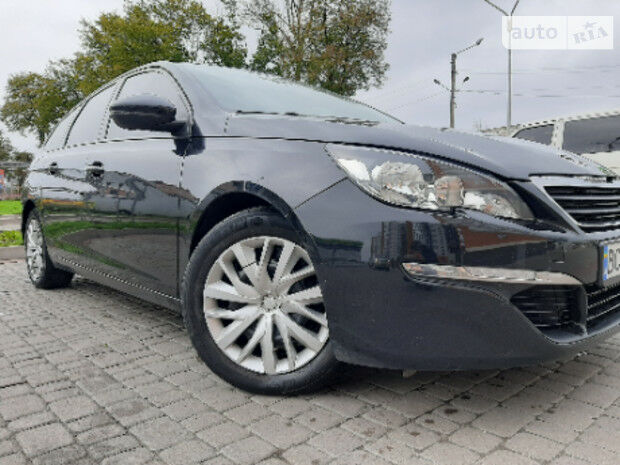 Peugeot 308 2014 року