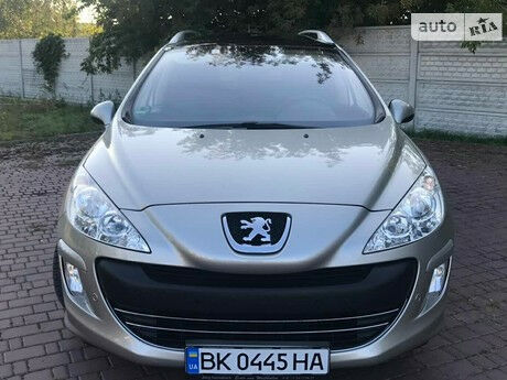 Peugeot 308 2008 года