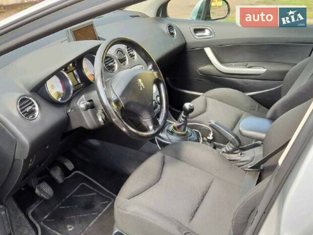 Peugeot 308 2009 года