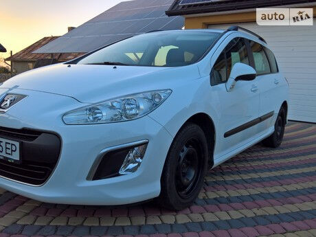 Peugeot 308 2011 года